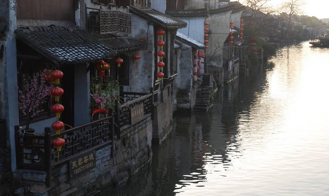 赶墟购年货,感受乡村年味儿